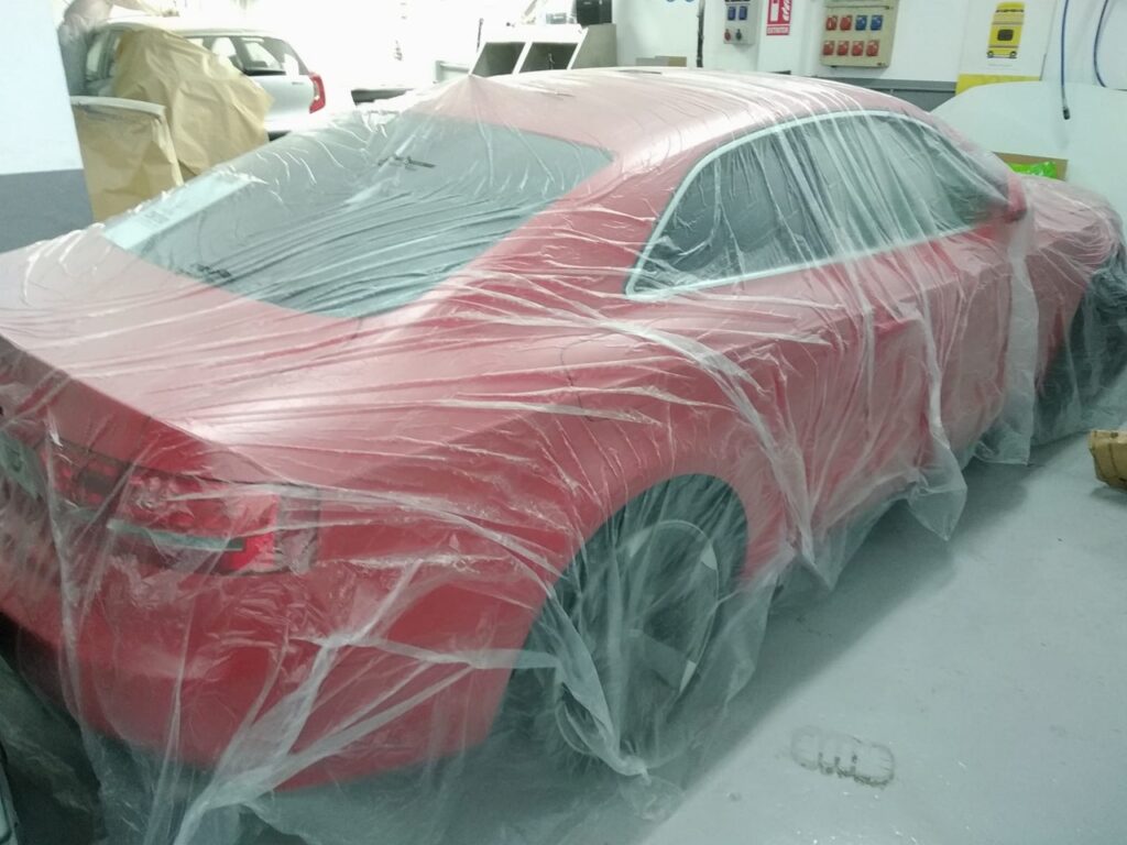 Coche preparado para pintar